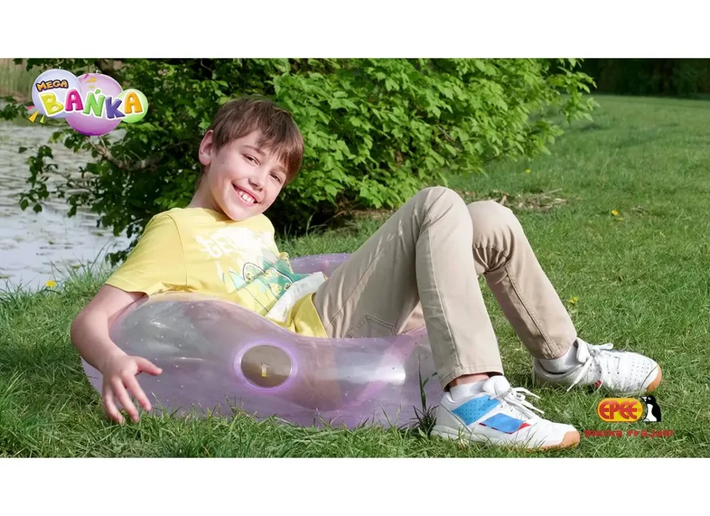 megabanka-zabawa-chlopiec