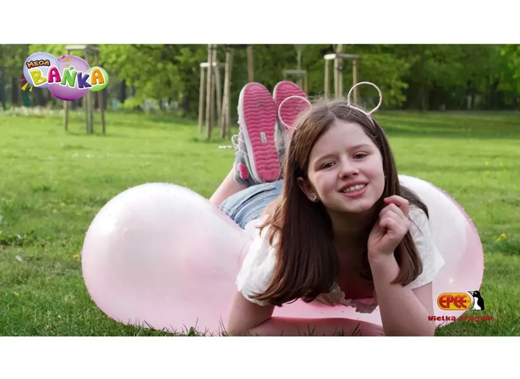 megabanka-zabawa-dziewczynka