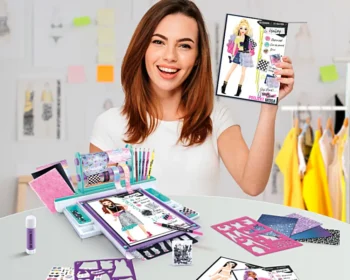 Collection,Of,Clothes,Hanging,On,Rack,In,Dressing,Room