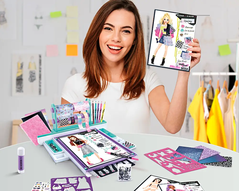 Collection,Of,Clothes,Hanging,On,Rack,In,Dressing,Room